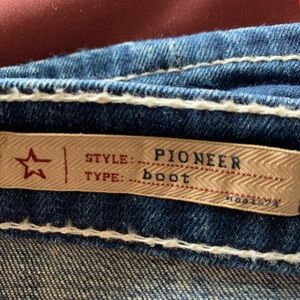 Big Star men’s jeans. 36R X 32.  Like new.